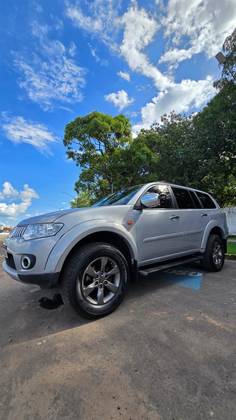 MITSUBISHI PAJERO DAKAR 3.2 HPE 4X4 7 LUGARES 16V TURBO INTERCOOLER DIESEL 4P AUTOMÁTICO
